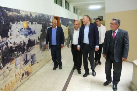 جامعة فلسطين تستقبل معالي السفير الفلسطيني الدكتور"حسام زملط".